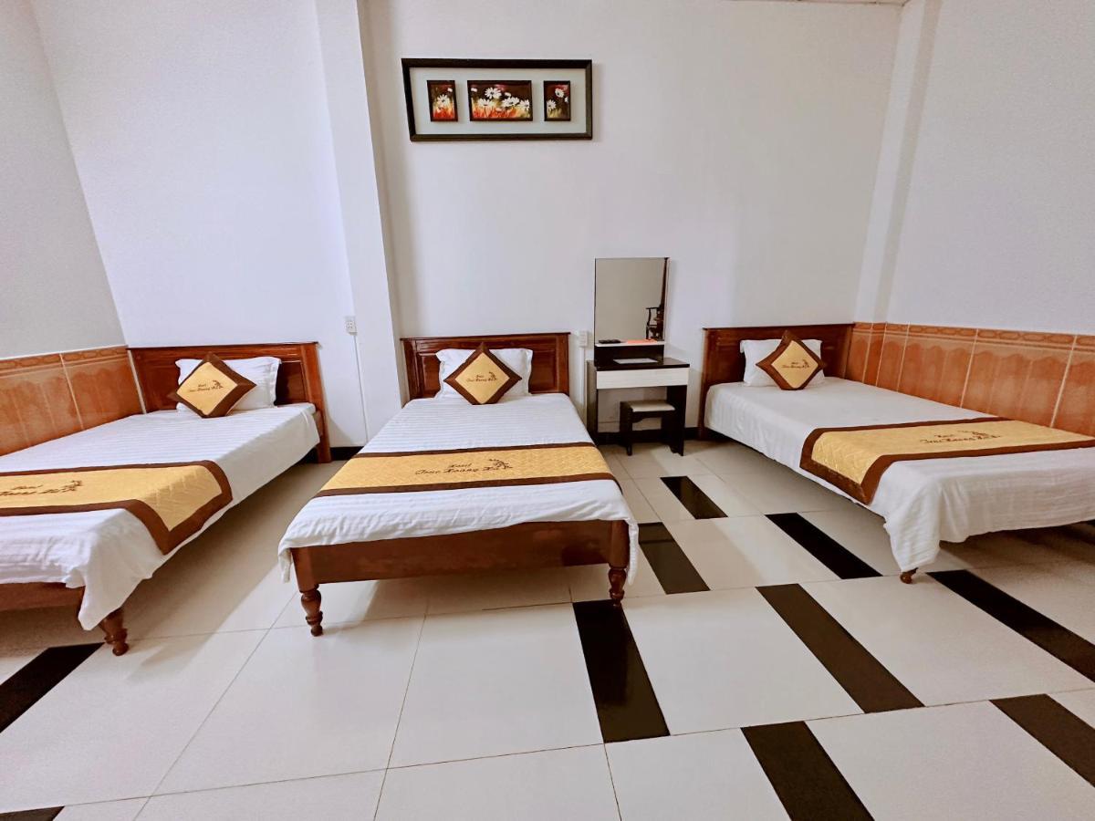 Truc Hoang Ha Hotel Tỉnh Kontum Екстериор снимка
