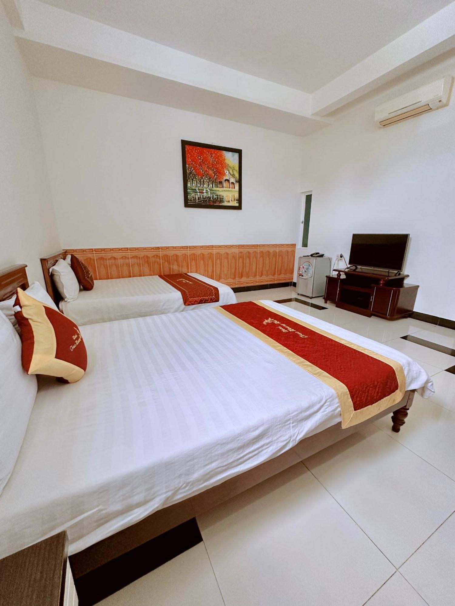Truc Hoang Ha Hotel Tỉnh Kontum Екстериор снимка