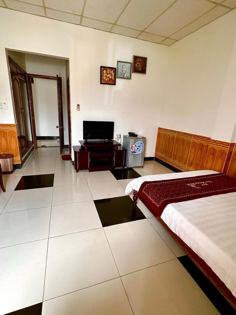 Truc Hoang Ha Hotel Tỉnh Kontum Екстериор снимка